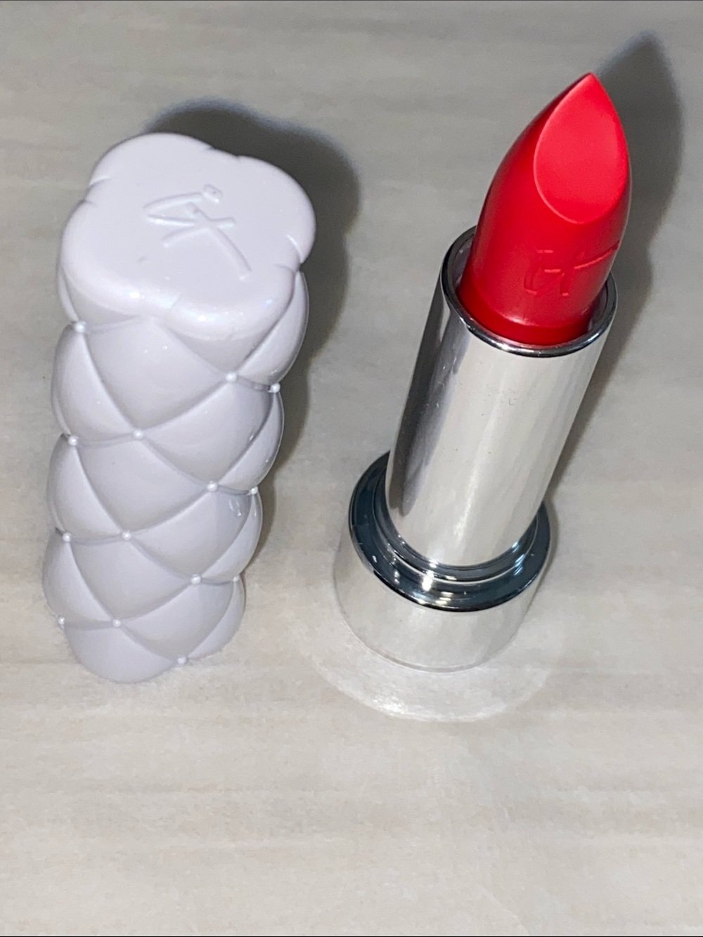 it cosmetics Matte Lipstick in Bright Red - Picture 4 of 10